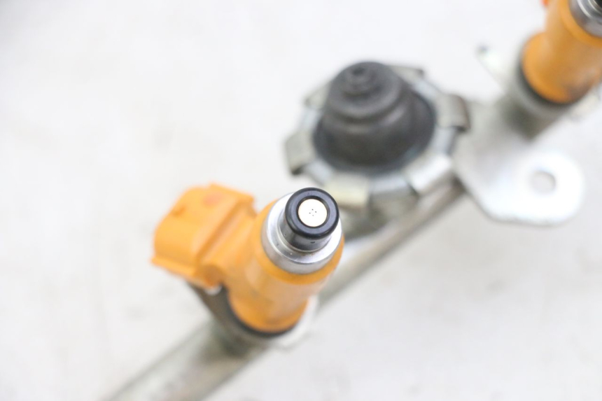photo de INJECTEUR YAMAHA XJ6 ABS 600 (2008 - 2016)