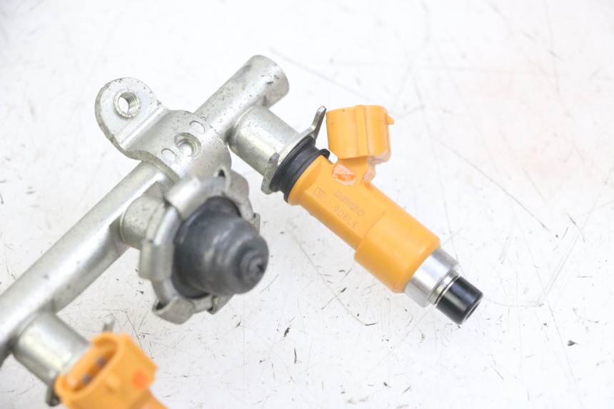 photo de INJECTEUR YAMAHA XJ6 ABS 600 (2008 - 2016)