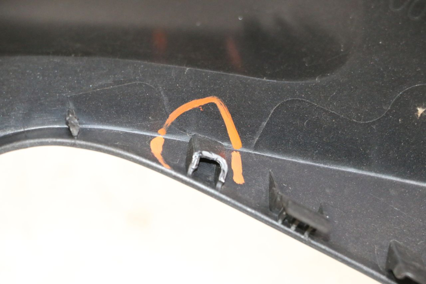 photo de INTERIEUR TETE FOURCHE DROIT YAMAHA XMAX X-MAX 125 (2021 - 2025)