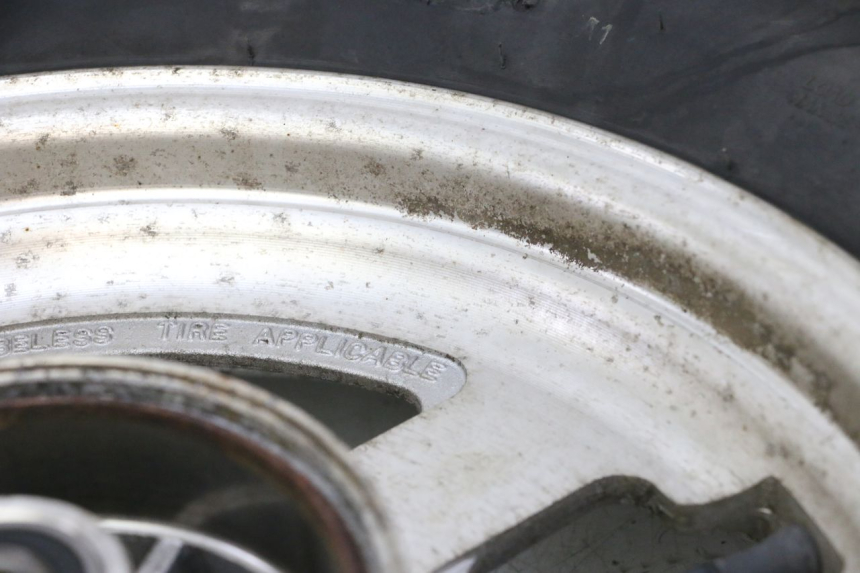 photo de JANTE ARRIÈRE ET PNEU HYOSUNG GV AQUILA 125 (2000 - 2004)