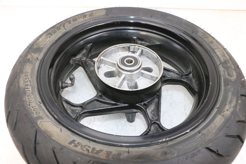 photo de JANTE ARRIÈRE ET PNEU MAG POWER BOMBERS 4T 50 (2016 - 2026) - Autre angle de vue