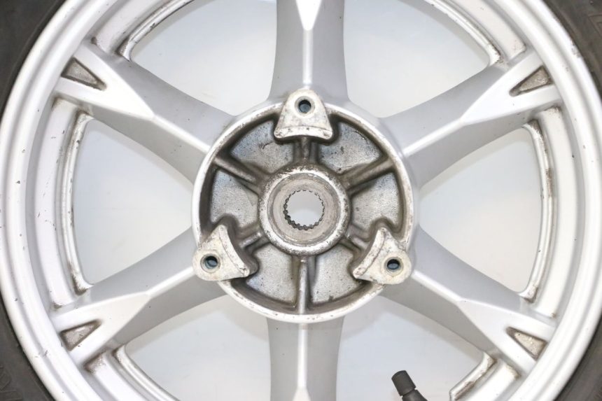 photo de JANTE ARRIÈRE ET PNEU SUZUKI BURGMAN 125 (2007 - 2014)