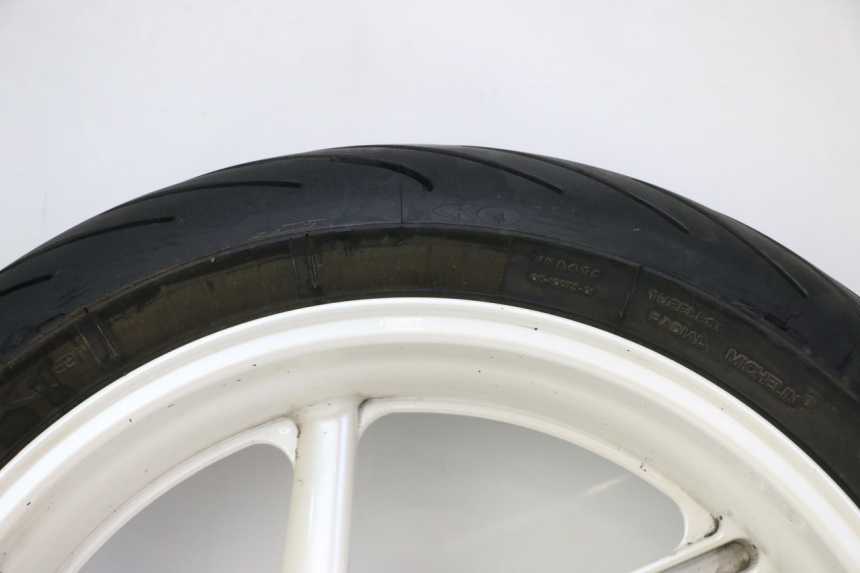 photo de JANTE ARRIÈRE ET PNEU HONDA CBR RR FIREBLADE 900 (1992 - 1994)