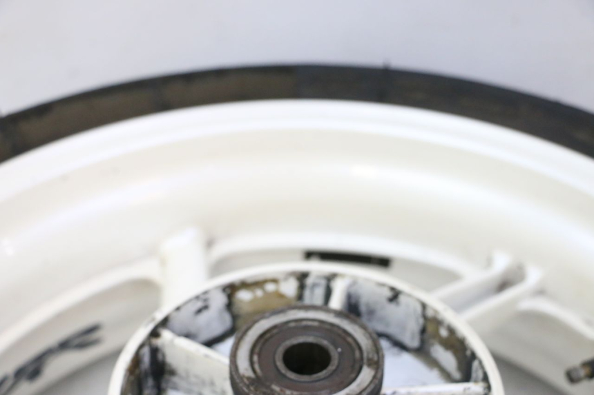 photo de JANTE ARRIÈRE ET PNEU HONDA CBR RR FIREBLADE 900 (1992 - 1994)