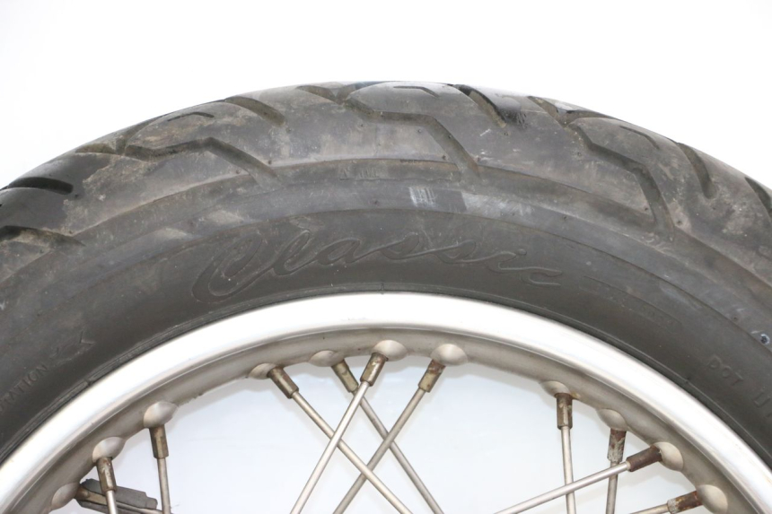 photo de JANTE ARRIÈRE ET PNEU APRILIA CLASSIC 125 (1995 - 2001)