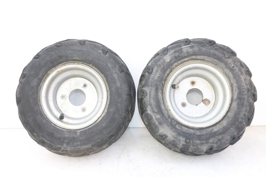 photo de JANTE ARRIÈRE ET PNEU SPEEDY DELUXE 125