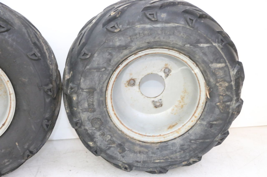 photo de JANTE ARRIÈRE ET PNEU SPEEDY DELUXE 125