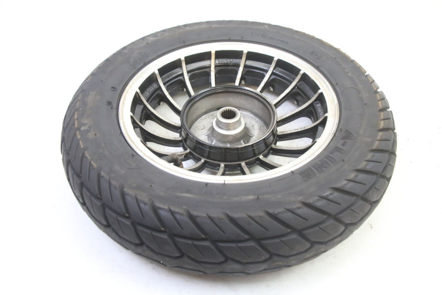 photo de JANTE ARRIÈRE ET PNEU VENESI FLY RETRO 4T 50 (2020 - 2025)