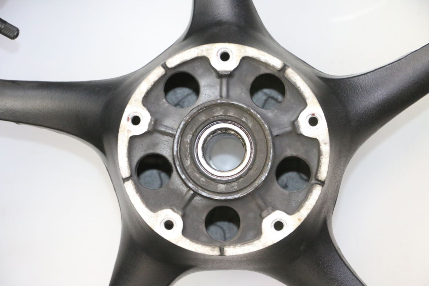 photo de JANTE ARRIÈRE ET PNEU YAMAHA FZ6 FAZER S2 600 (2007 - 2011)