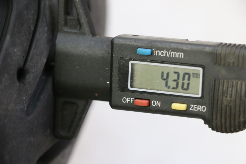 photo de JANTE ARRIÈRE ET PNEU YAMAHA FZ6 FAZER S2 600 (2007 - 2011)