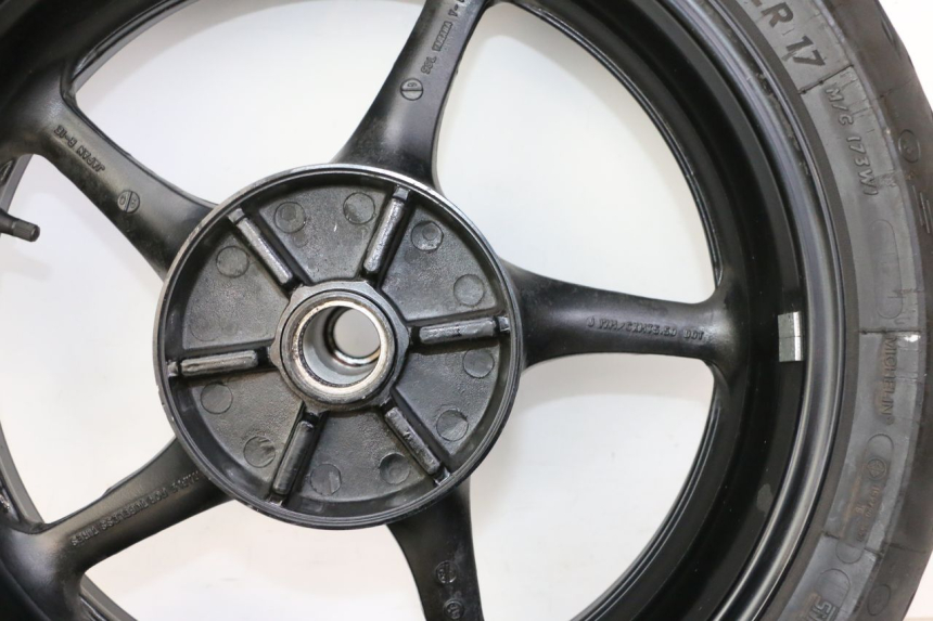 photo de JANTE ARRIÈRE ET PNEU YAMAHA FZ6 FAZER S2 600 (2007 - 2011)