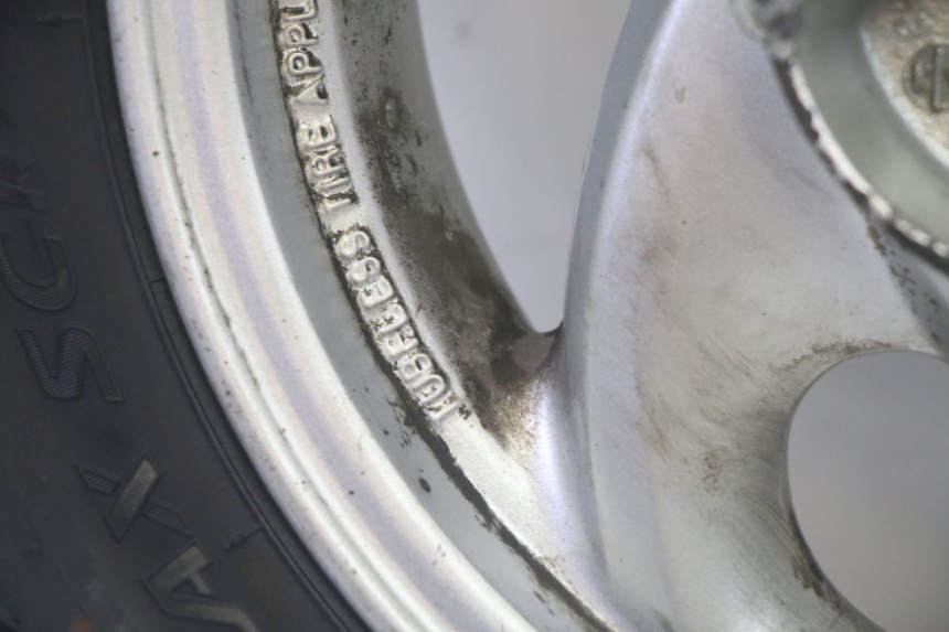 photo de JANTE ARRIÈRE ET PNEU SYM GTS EVO 125 (2009 - 2013) - Points de fixation