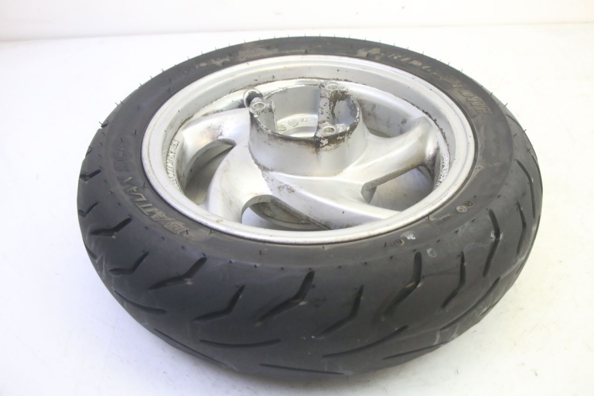 photo de JANTE ARRIÈRE ET PNEU SYM GTS EVO 125 (2009 - 2013) - Marquages et références