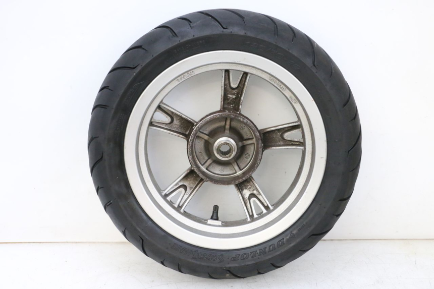 photo de JANTE ARRIÈRE ET PNEU PEUGEOT KISBEE 4T 50 (2018 - 2022) - Marquages et références