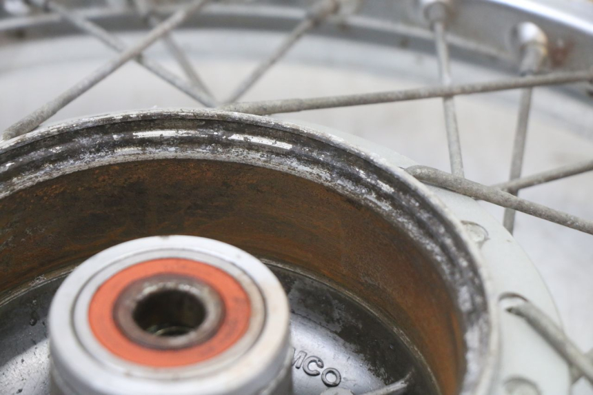 photo de JANTE ARRIÈRE ET PNEU KYMCO STRYKER OFF ROAD 125 (1999 - 2005)