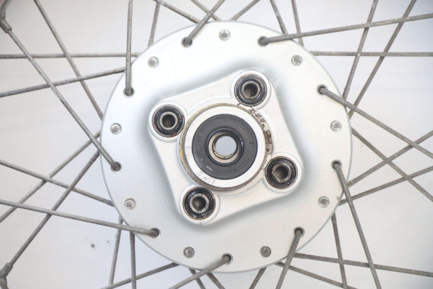 photo de JANTE ARRIÈRE ET PNEU KYMCO STRYKER OFF ROAD 125 (1999 - 2005)