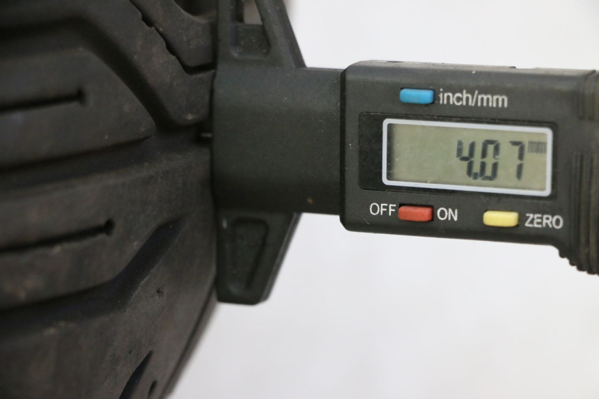 photo de JANTE ARRIÈRE ET PNEU PIAGGIO MP3 HPE 310 (2024 - 2025)