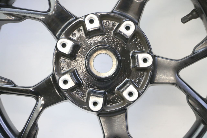 photo de JANTE ARRIÈRE ET PNEU PIAGGIO MP3 HPE 310 (2024 - 2025)