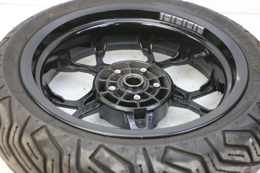 photo de JANTE ARRIÈRE ET PNEU PIAGGIO MP3 HPE 310 (2024 - 2025)