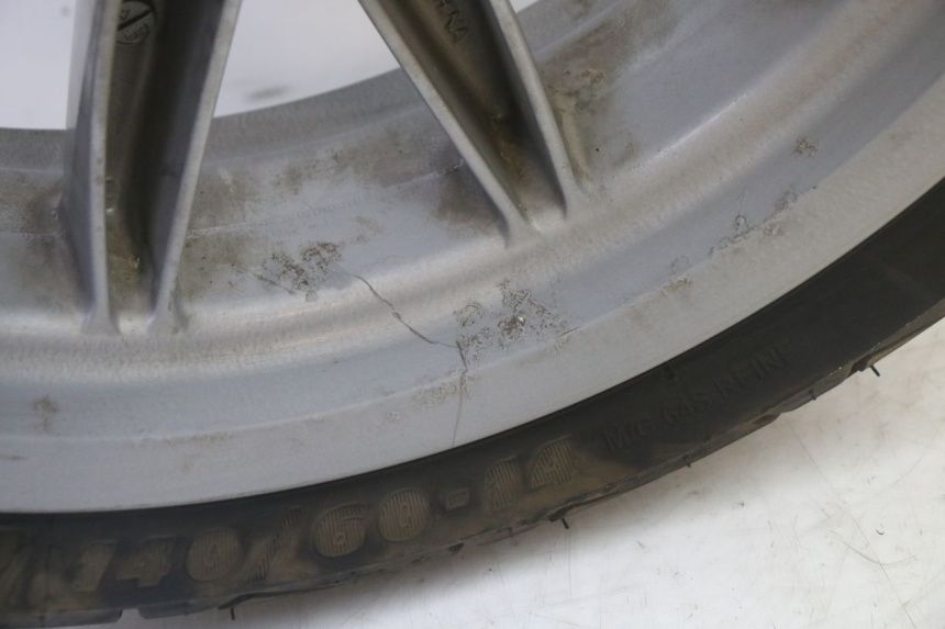 photo de JANTE ARRIÈRE ET PNEU PIAGGIO MP3 RL 250 (2007 - 2010)