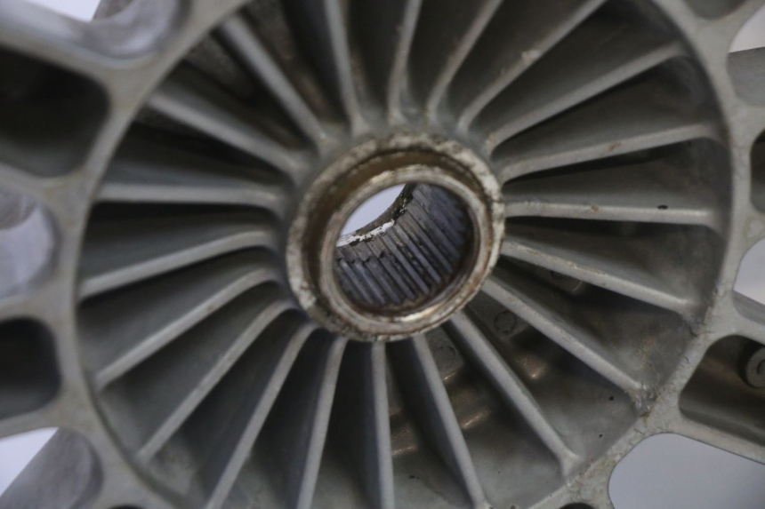 photo de JANTE ARRIÈRE ET PNEU PIAGGIO MP3 RL 250 (2007 - 2010)