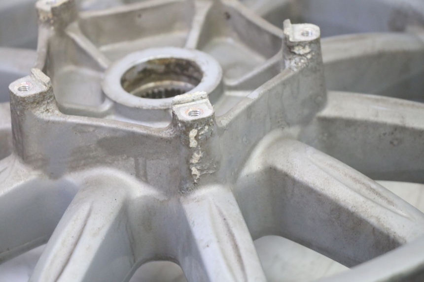 photo de JANTE ARRIÈRE ET PNEU PIAGGIO MP3 RL 250 (2007 - 2010)