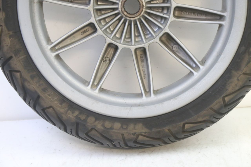 photo de JANTE ARRIÈRE ET PNEU PIAGGIO MP3 RL 250 (2007 - 2010)