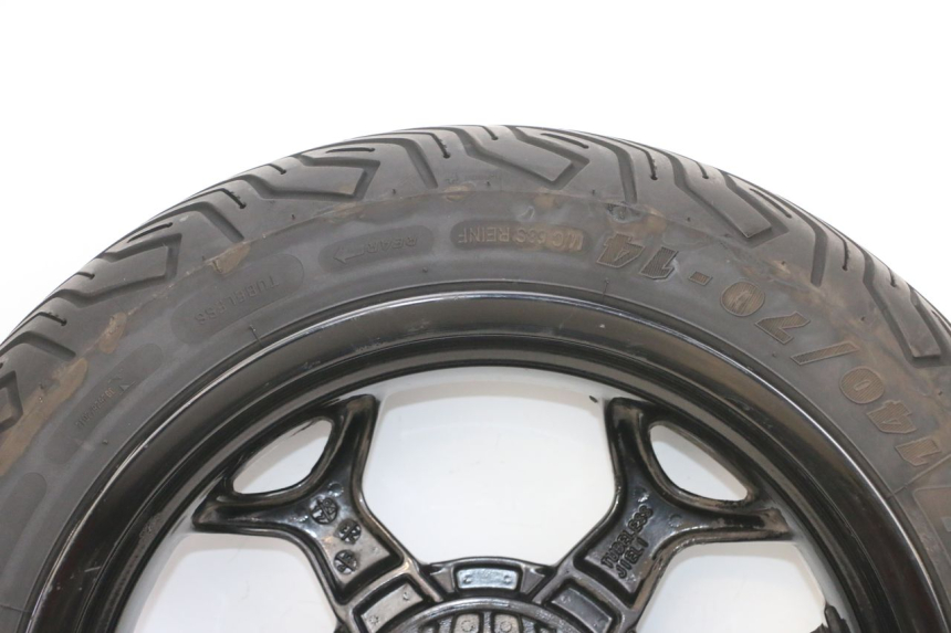 photo de JANTE ARRIÈRE ET PNEU PIAGGIO MP3 500 (2016 - 2018) - Détails caractéristiques