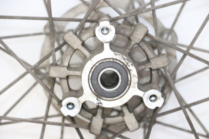 photo de JANTE ARRIÈRE ET PNEU RIEJU MRT 50 (2018 - 2021)