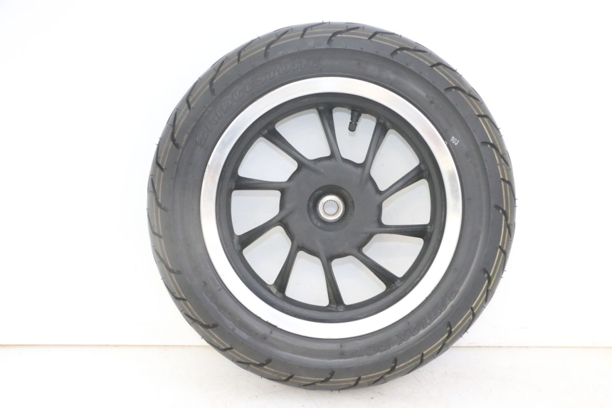 photo de JANTE ARRIÈRE ET PNEU KYMCO LIKE 4T 50 (2019 - 2025)