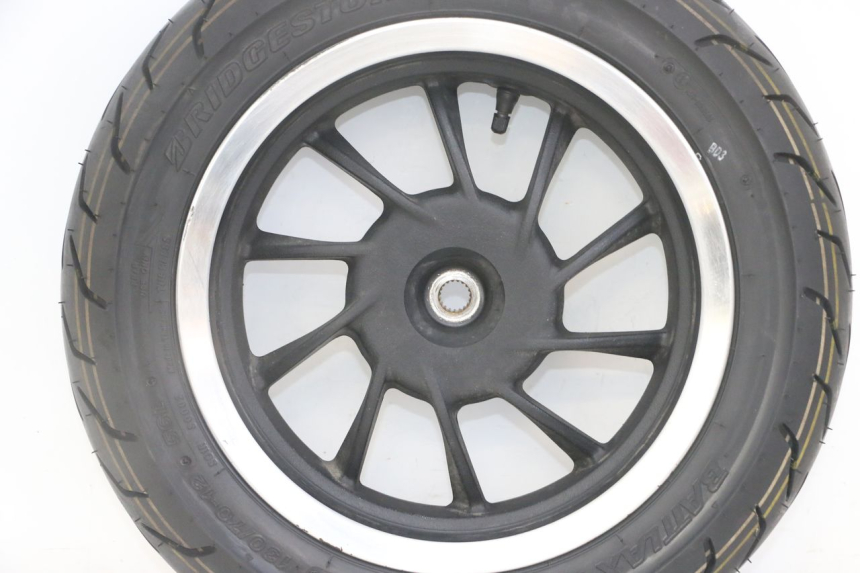 photo de JANTE ARRIÈRE ET PNEU KYMCO LIKE 4T 50 (2019 - 2025)