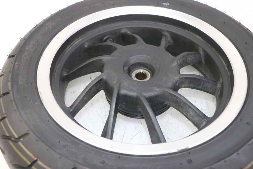 photo de JANTE ARRIÈRE ET PNEU KYMCO LIKE 4T 50 (2019 - 2025)