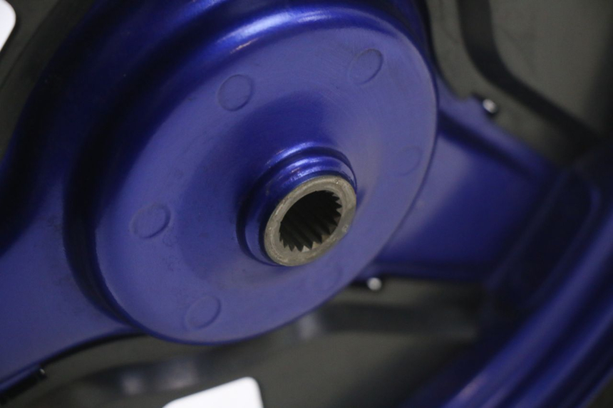 photo de JANTE ARRIÈRE ET PNEU YAMAHA PW 50 (1984 - 2020)