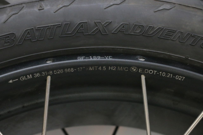 photo de JANTE ARRIÈRE ET PNEU BMW R GS 1250 (2021 - 2024) - Inspection visuelle