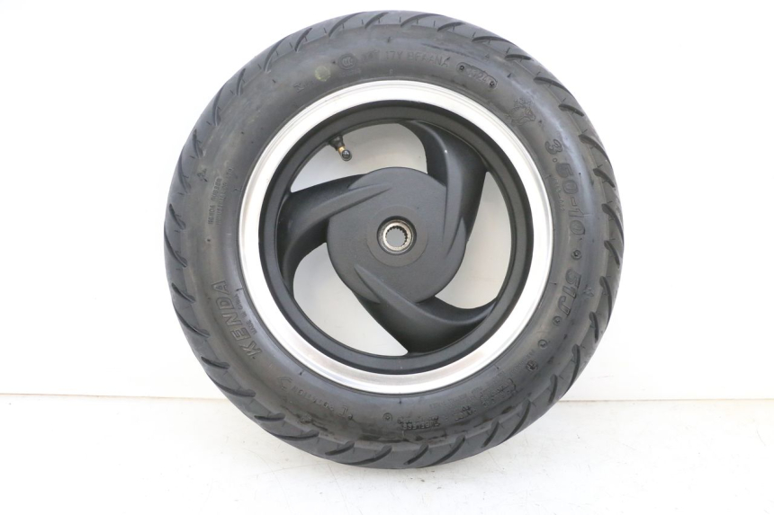 photo de JANTE ARRIÈRE ET PNEU JM MOTORS SANTANA EVO 50 (2024 - 2026) - Vue principale