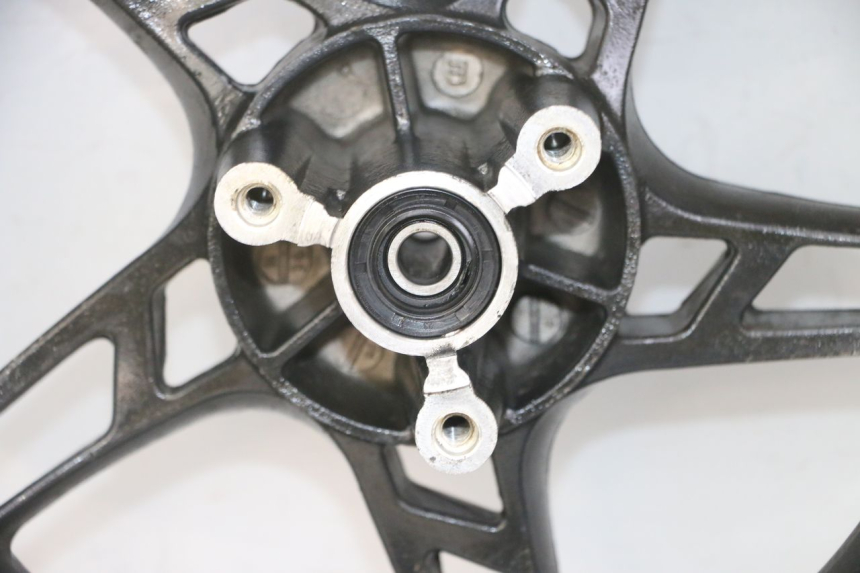 photo de JANTE ARRIÈRE ET PNEU KSR SIRION 4T 50 (2018 - 2025)