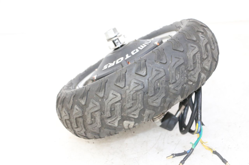 photo de JANTE ARRIÈRE ET PNEU DUALTRON VICTOR LIMITED 1