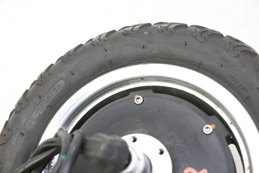 photo de JANTE ARRIÈRE ET PNEU DUALTRON VICTOR LIMITED 1