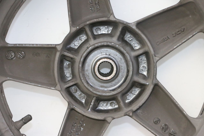 photo de JANTE ARRIÈRE ET PNEU YAMAHA X-MAX XMAX 125 (2010 - 2014)