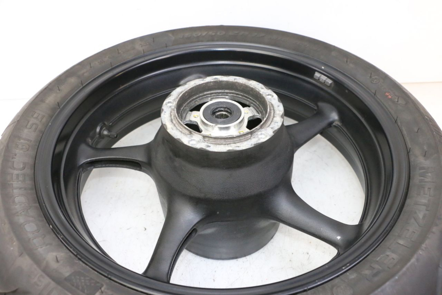 photo de JANTE ARRIÈRE ET PNEU YAMAHA XJ6 ABS 600 (2008 - 2016)