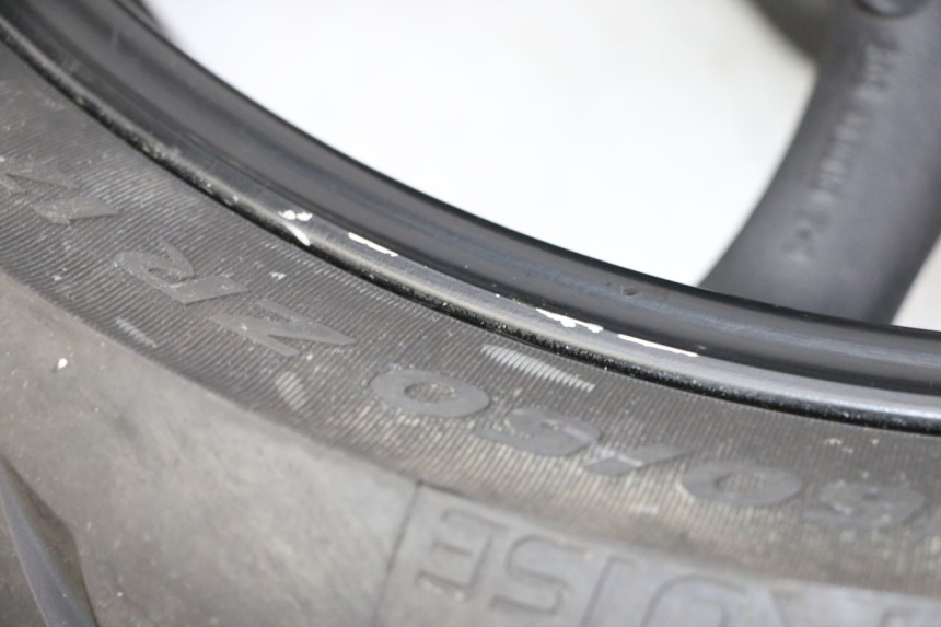 photo de JANTE ARRIÈRE ET PNEU YAMAHA XJ6 ABS 600 (2008 - 2016)