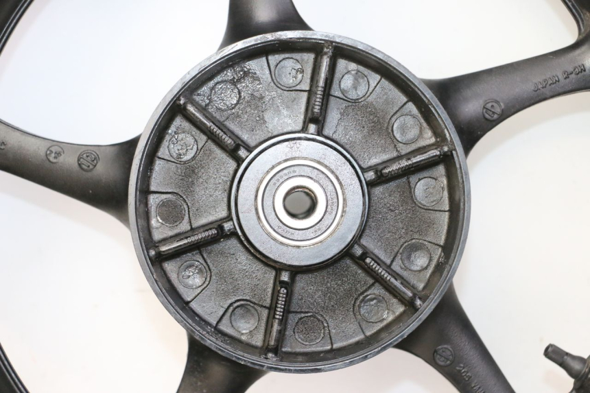 photo de JANTE ARRIÈRE ET PNEU YAMAHA XJ6 ABS 600 (2008 - 2016)