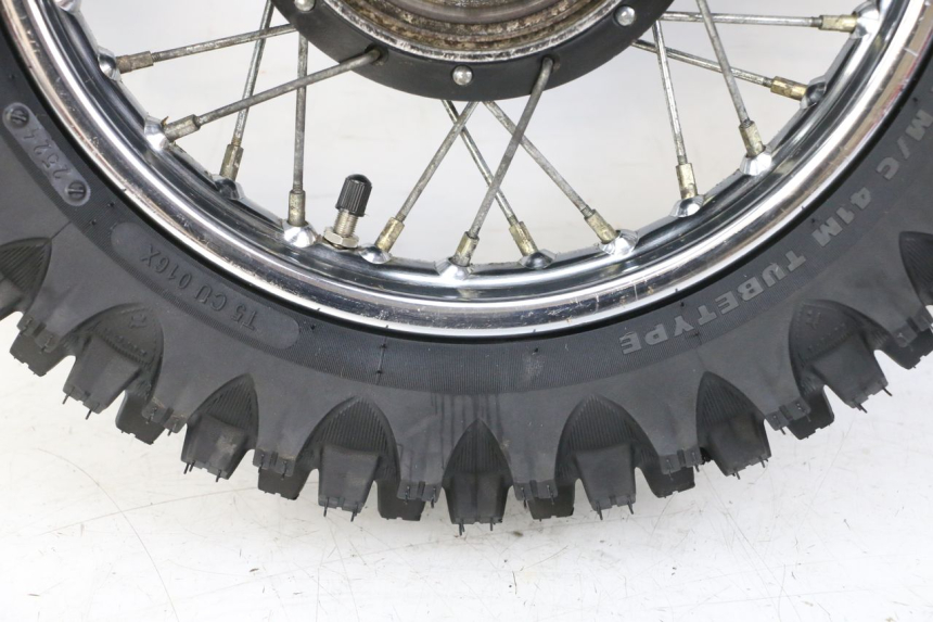photo de JANTE ARRIÈRE ET PNEU YAMAHA PW 80 (1983 - 2014)