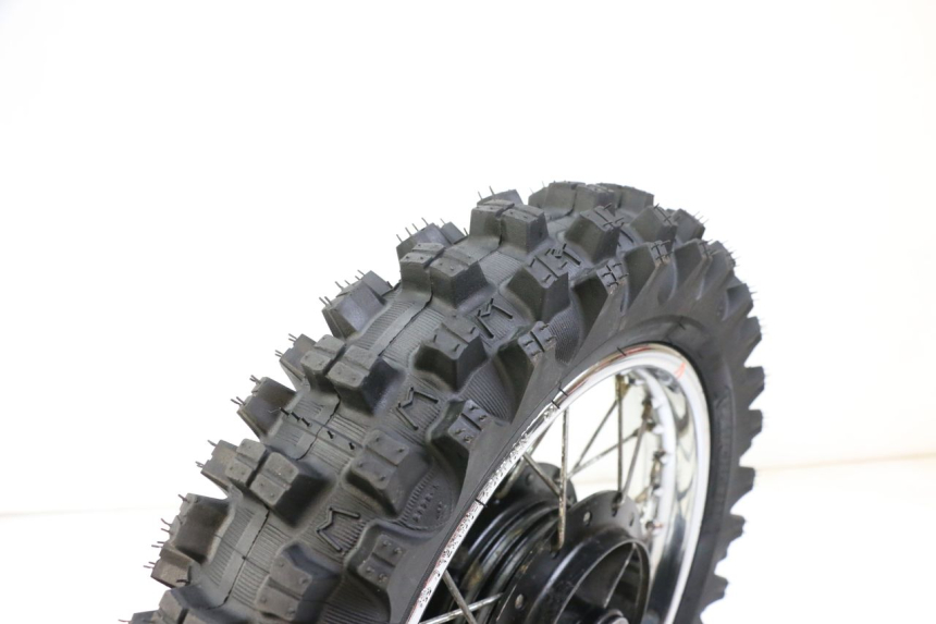 photo de JANTE ARRIÈRE ET PNEU YAMAHA PW 80 (1983 - 2014)
