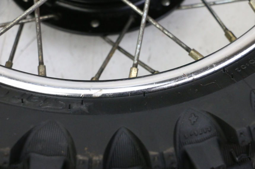 photo de JANTE ARRIÈRE ET PNEU YAMAHA PW 80 (1983 - 2014)