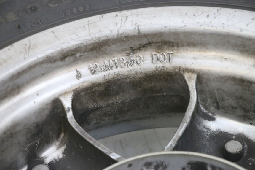 photo de JANTE ARRIÈRE ET PNEU YAMAHA YP MAJESTY 125 (2002 - 2006) - Zoom état d’usage