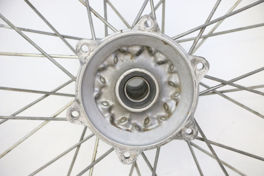 photo de JANTE ARRIÈRE ET PNEU YAMAHA YZF YZ-F 450 (2014 - 2016)