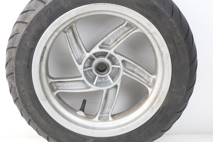 photo de JANTE ARRIERE APRILIA ATLANTIC 125 (2003 - 2009) - Autre angle de vue