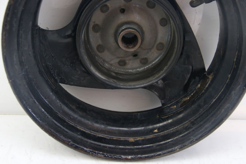 photo de JANTE ARRIERE PGO BIG MAX 50 (2001 - 2009) - Points de fixation