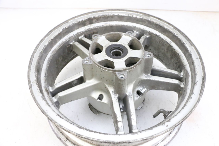 photo de JANTE ARRIERE SUZUKI BURGMAN EXECUTIVE ABS 650 (2006 - 2012) - Vue rapprochée